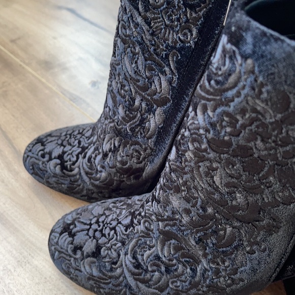 Jessica Simpson boots - Picture 7 of 9